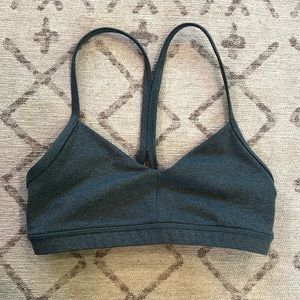 Fleo size small sports bra